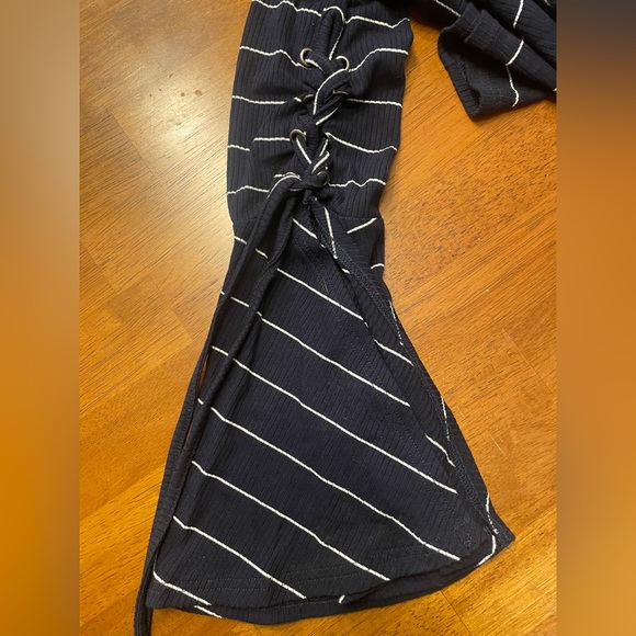 Lulu’s Navy/white striped top - Picture 3 of 3